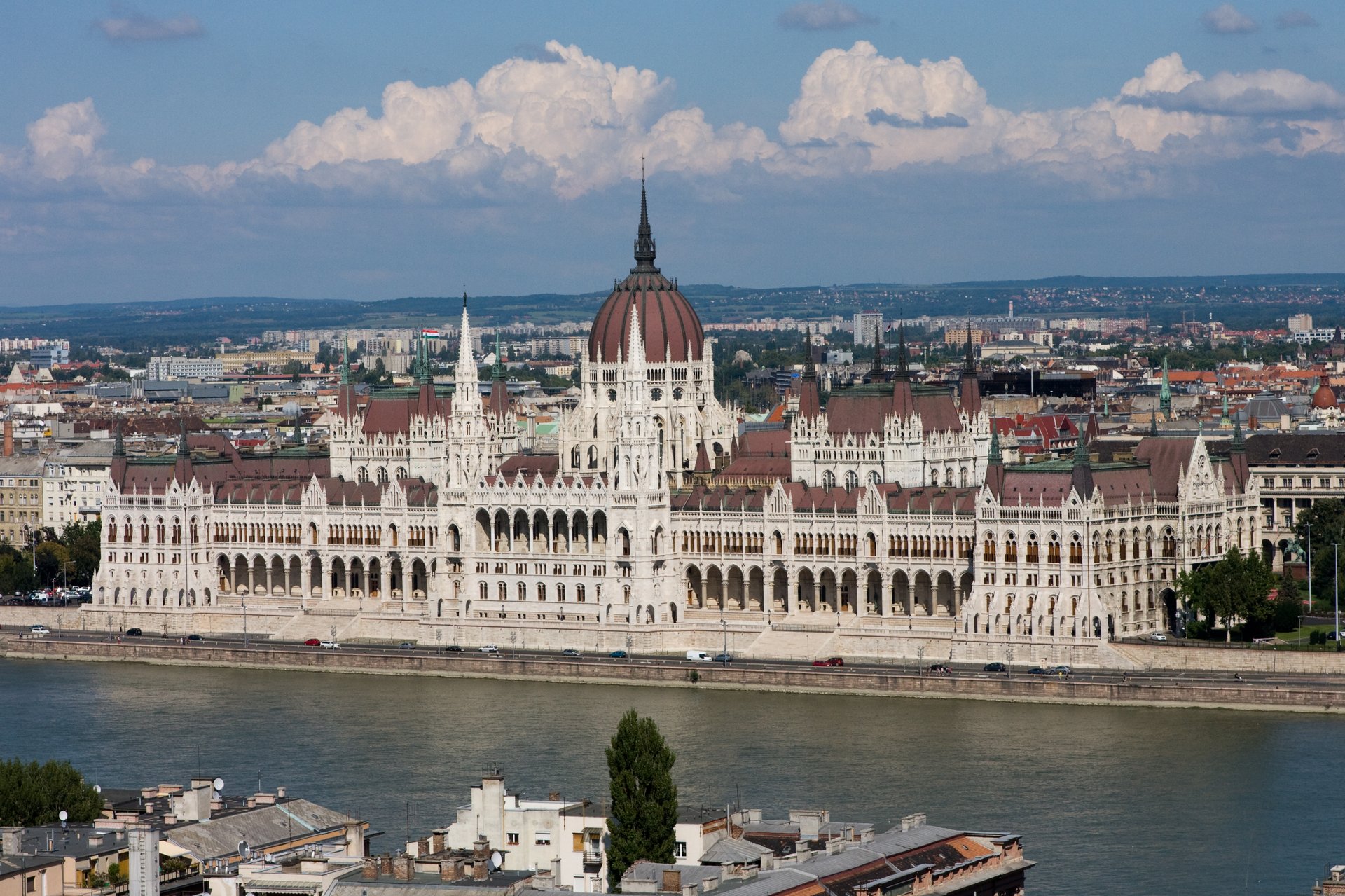Węgierski parlament w Budapeszcie